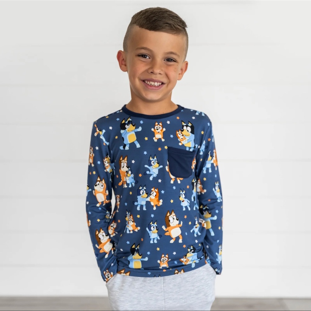 Bluey & Dingo Dance Party Little Sleepies Play Long Sleeve T-Shirt NEW NIB - Picture 3 of 3